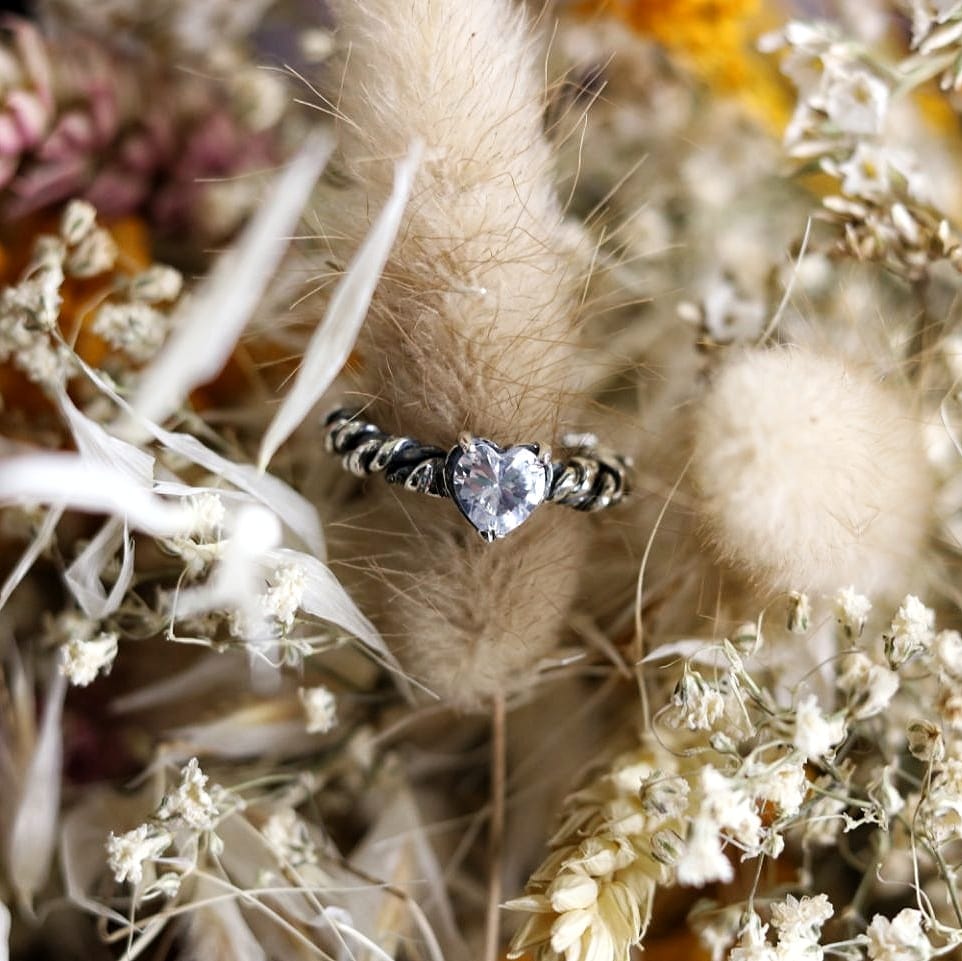 Anello doppio intreccio e cuore - immagine 3