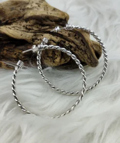 orecchini a cerchio intrecciati in argento