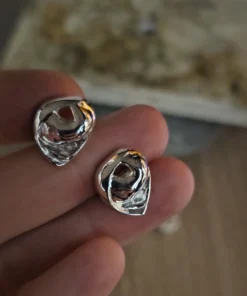 Alternative view of Orecchini Tortellino