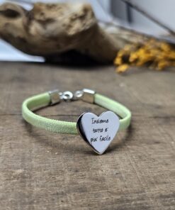 bracciale cordino con targhetta a cuore