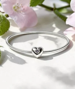 bracciale rigido con chiusura a cuore